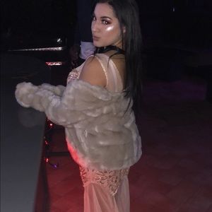 furry coat 😍😍